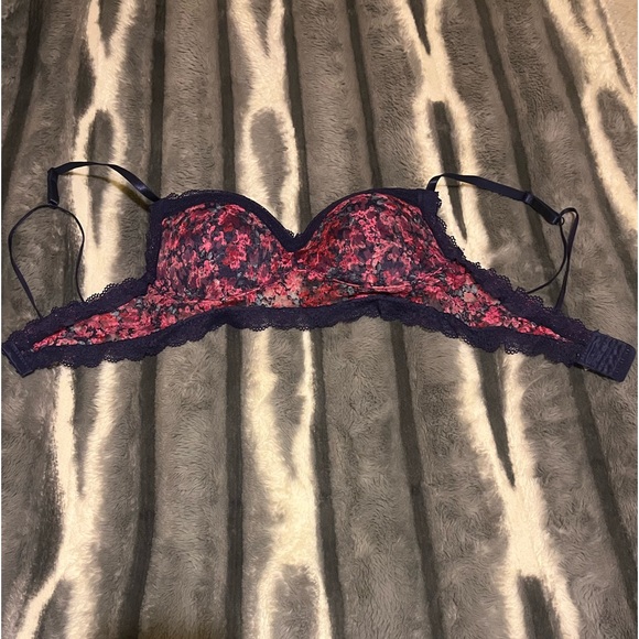 This is a push up bra by rue 21. - Picture 1 of 4